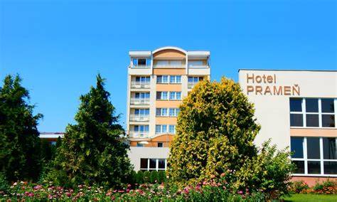 Hotel Prameň Dudince pri rieke Štiavnica