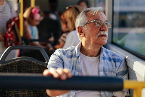 Seniori v košickej MHD