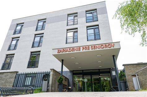 zariadenie pre seniorov Farná budova