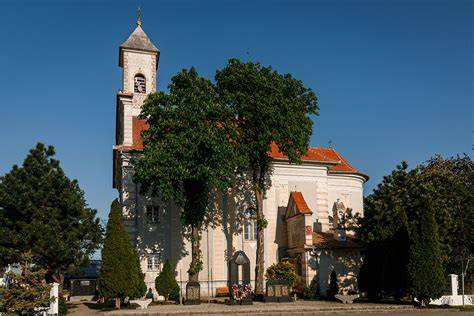 Farský kostol svätého Petra a Pavla Žarnovica