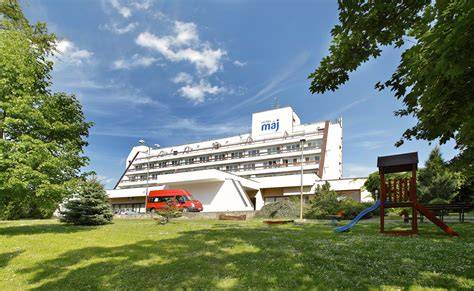 krytý bazén a wellness hotel Máj Piešťany