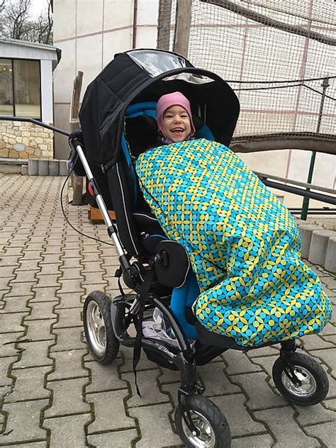 porovnanie trojkolesového rehabilitačného kočíka