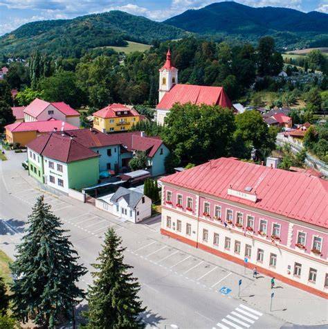 Revitalizované námestie v Hnúšti