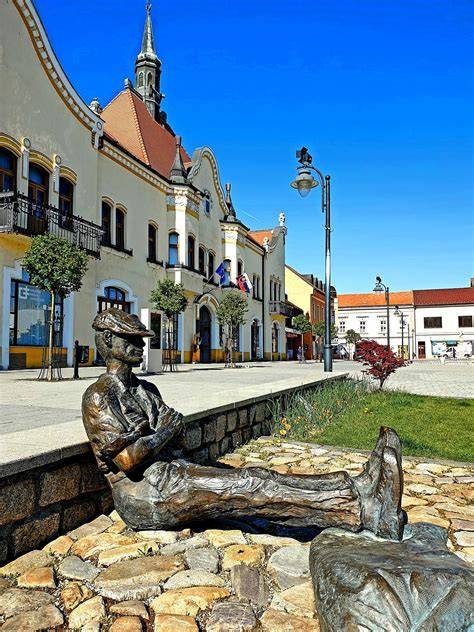 budova ÚPSVaR Topoľčany